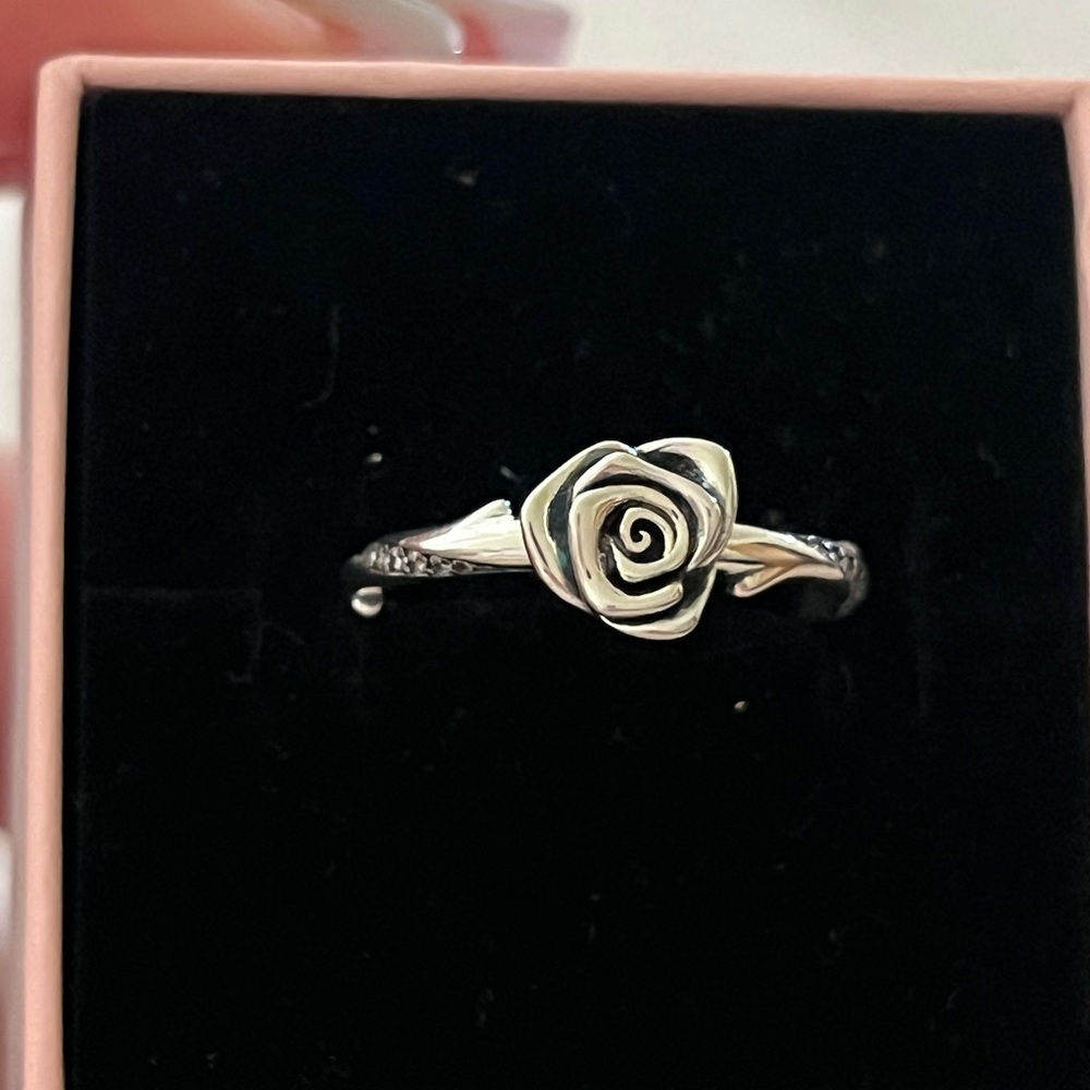 Pandora ring